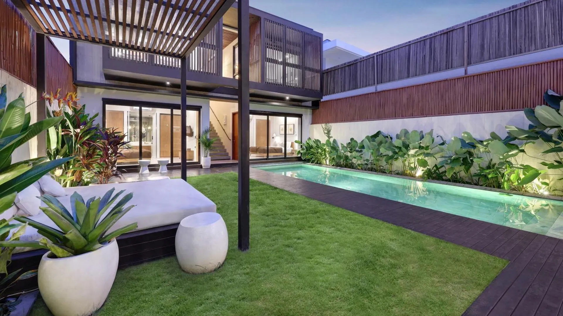 Red Sunset Villa - Berawa Canggu